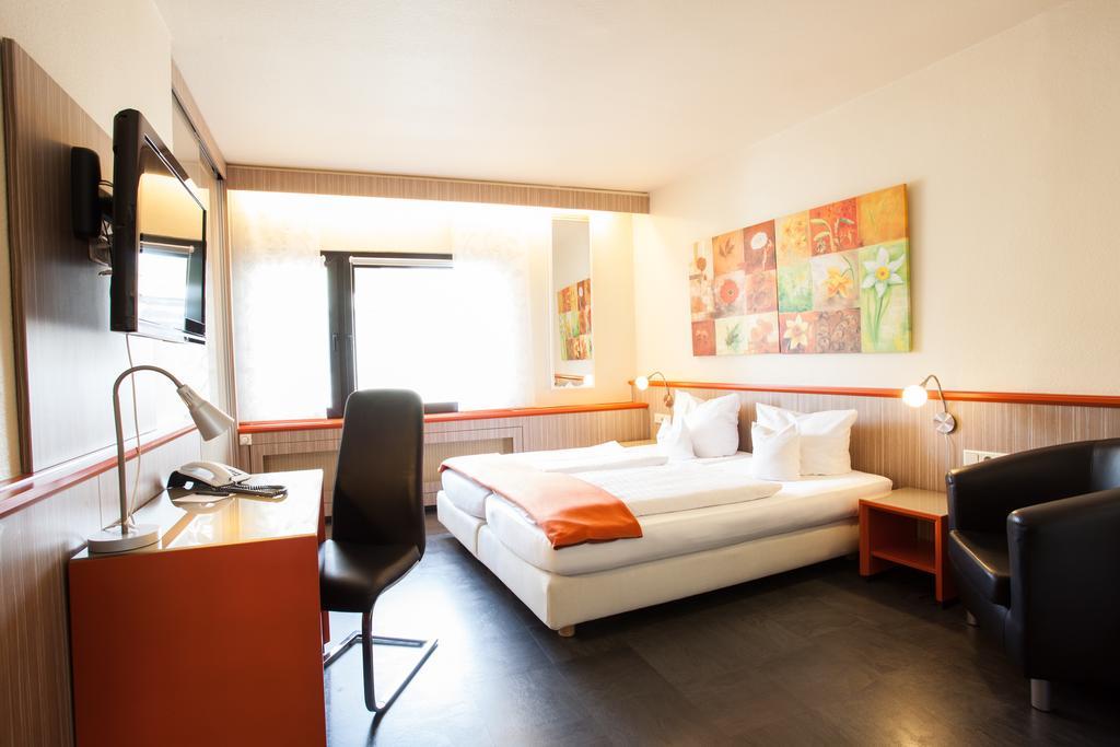 Trip Inn Hotel Ariane Colonia Exterior foto