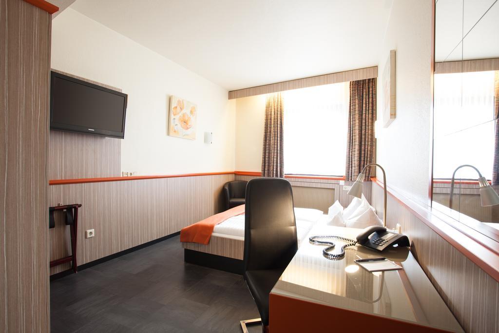 Trip Inn Hotel Ariane Colonia Exterior foto